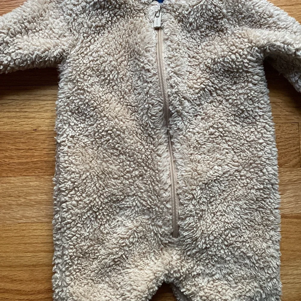 Old Navy Fuzzy Bear Baby Bunting Snowsuit Warm Winter‎ 3-6 months